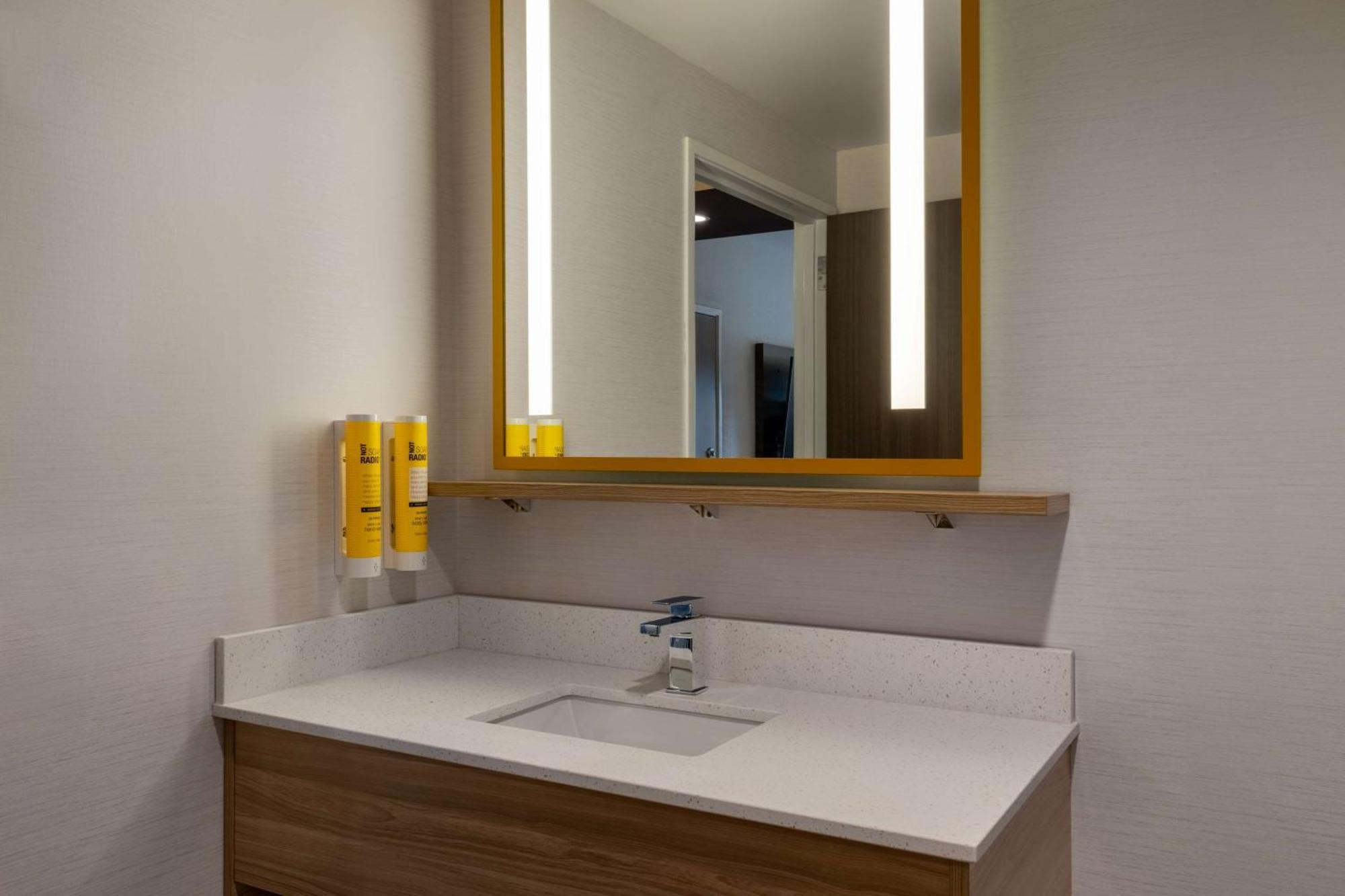 Tru By Hilton Ankeny Otel Dış mekan fotoğraf