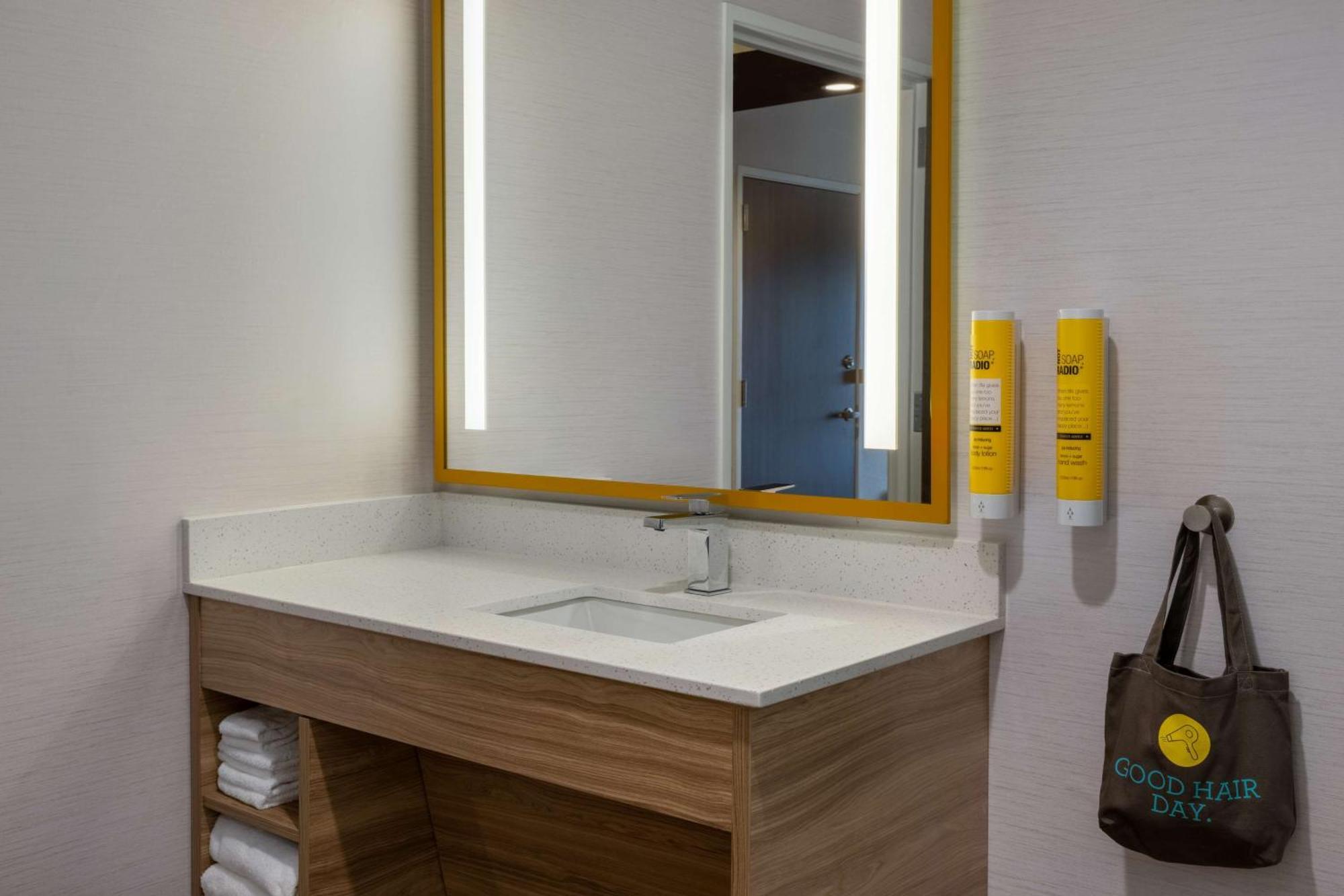 Tru By Hilton Ankeny Otel Dış mekan fotoğraf